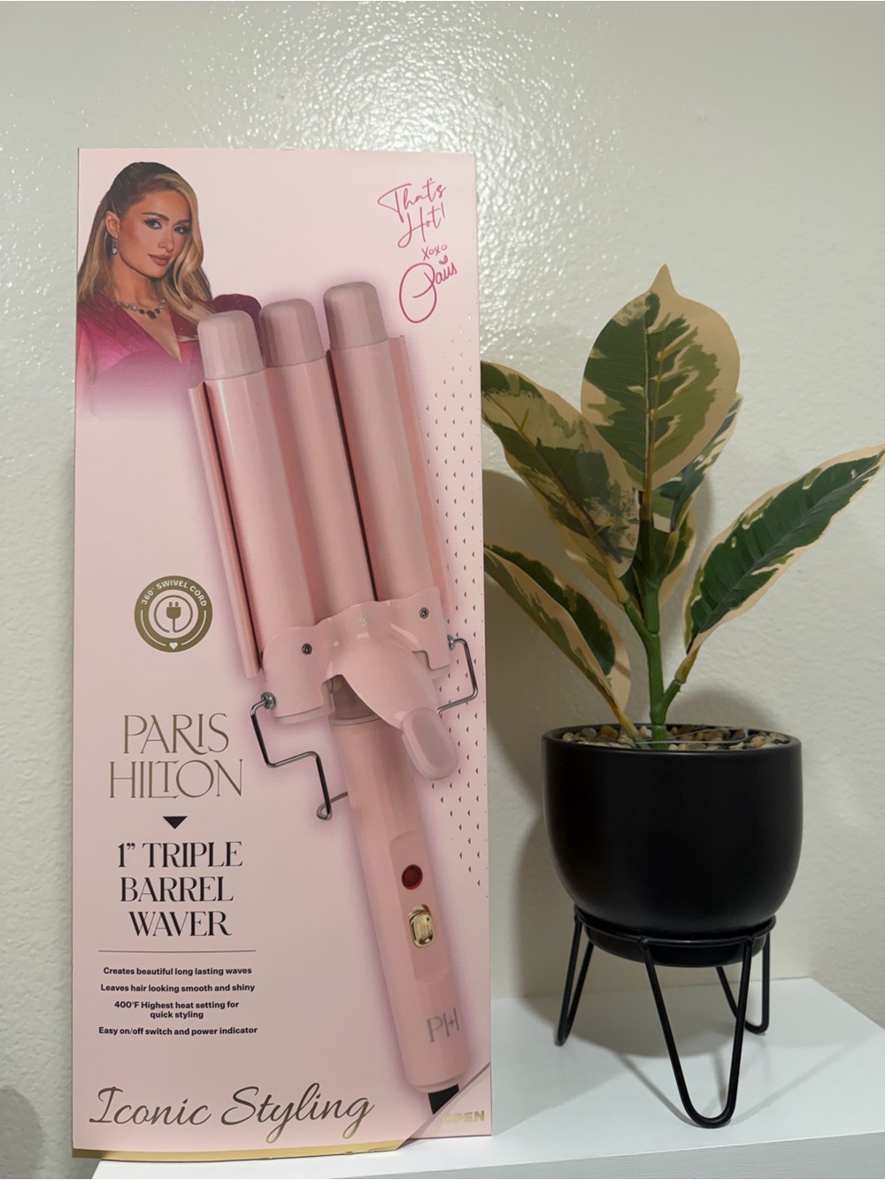 Paris Hilton Triple Barrel Waver - Light Pink